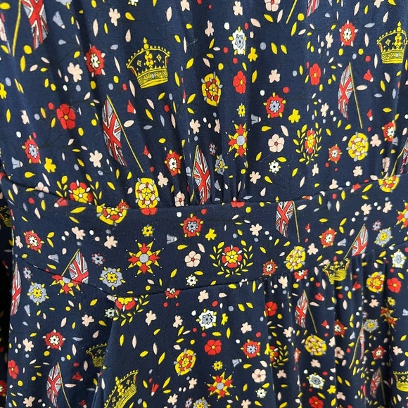 BODEN Sasha Navy Crown Flag Royal Print - Size 4 - Picture 6 of 9